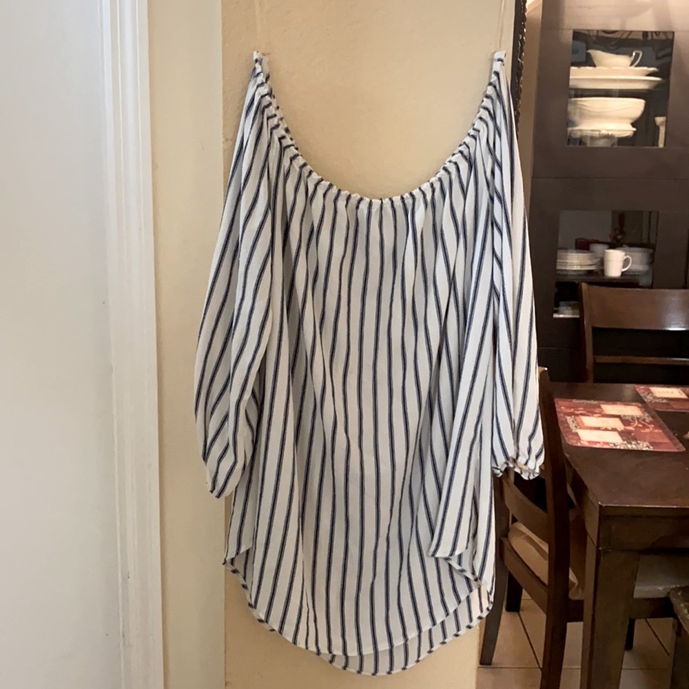 Moa Moa Tops Cream Off Shoulder Size L